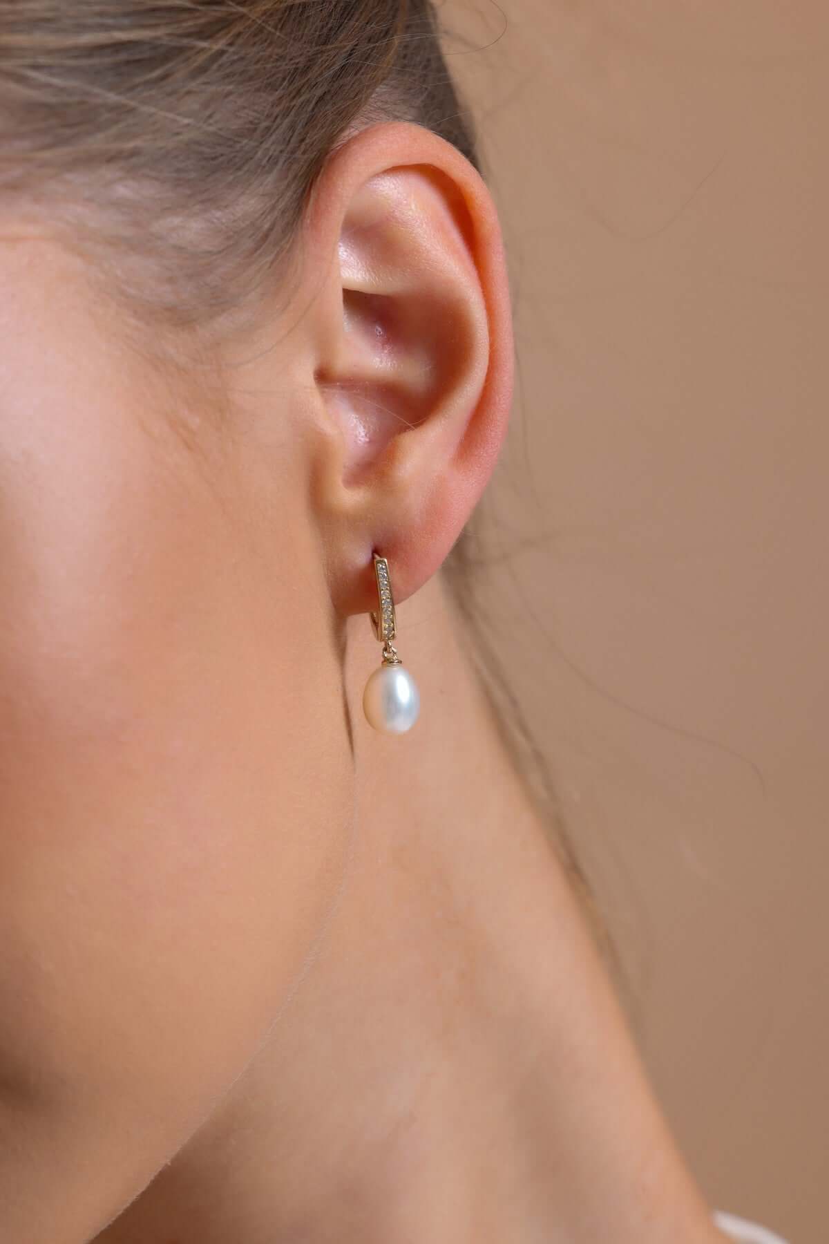 Doğal İnci Sallantılı Taşlı Küpe | | Birinci1926