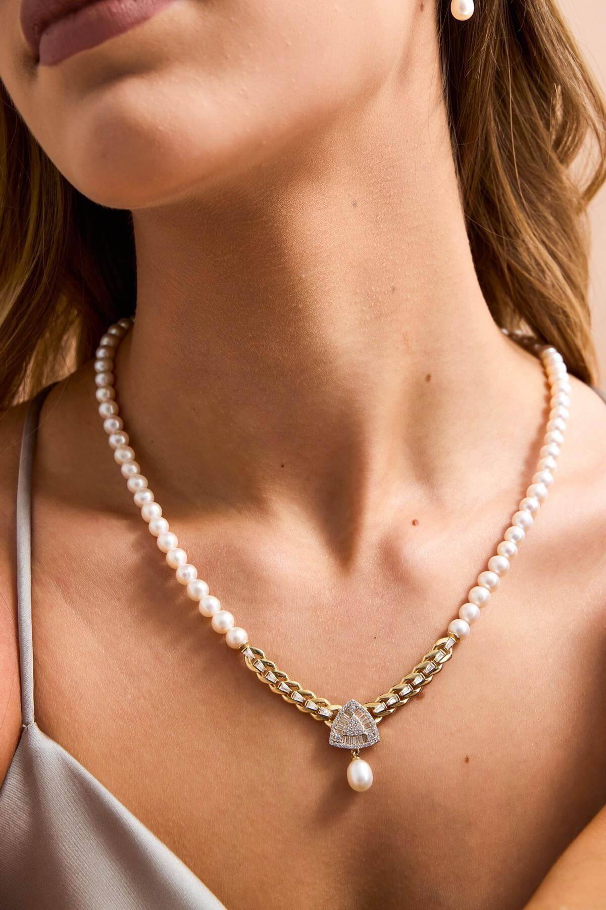 Üçgen Model Baget Taşlı Doğal İnci Kolye | | Birinci1926