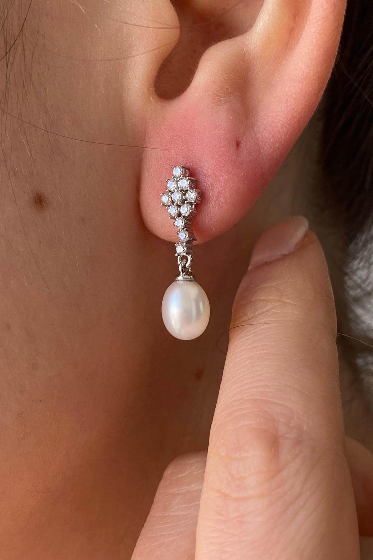 Dörtgen Taşlı Doğal İnci Sallantılı Küpe | | Birinci1926