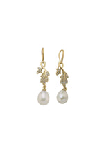 Yaprak Taşlı Doğal İnci Sallantılı Küpe | | Birinci1926