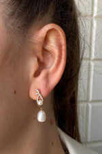 Zirkon Taşlı Doğal İnci Sallantılı Küpe | | Birinci1926