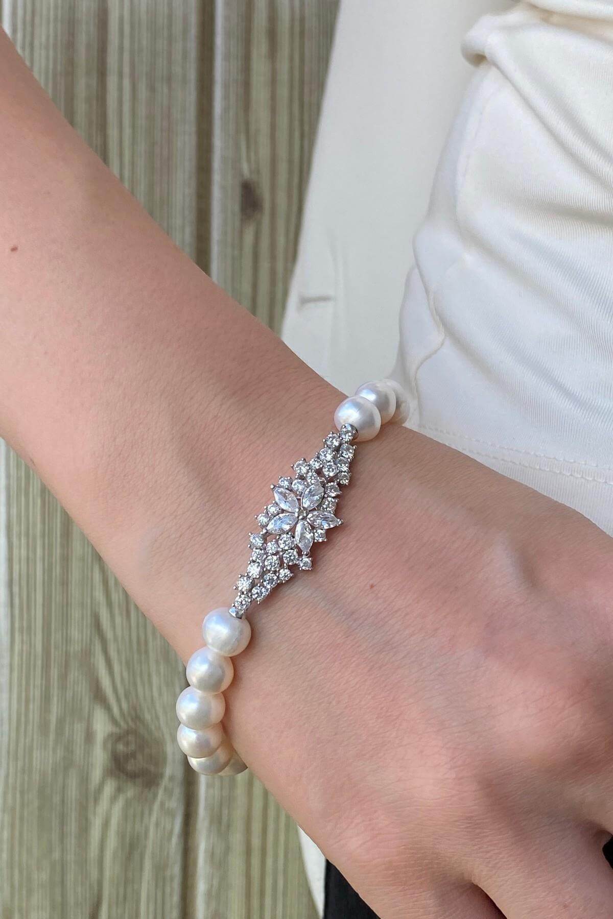 Çiçek Tasarımlı Zirkon Taşlı Doğal İnci Bileklik | | Birinci1926