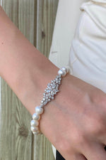 Çiçek Tasarımlı Zirkon Taşlı Doğal İnci Bileklik | | Birinci1926