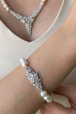 Çiçek Tasarımlı Zirkon Taşlı Doğal İnci Bileklik | | Birinci1926