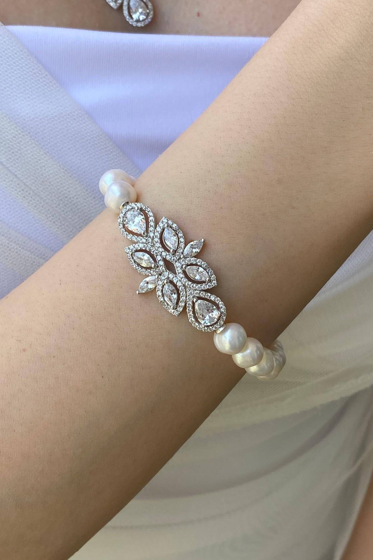 Yaprak Tasarımlı Zirkon Taşlı Doğal İnci Bileklik | | Birinci1926