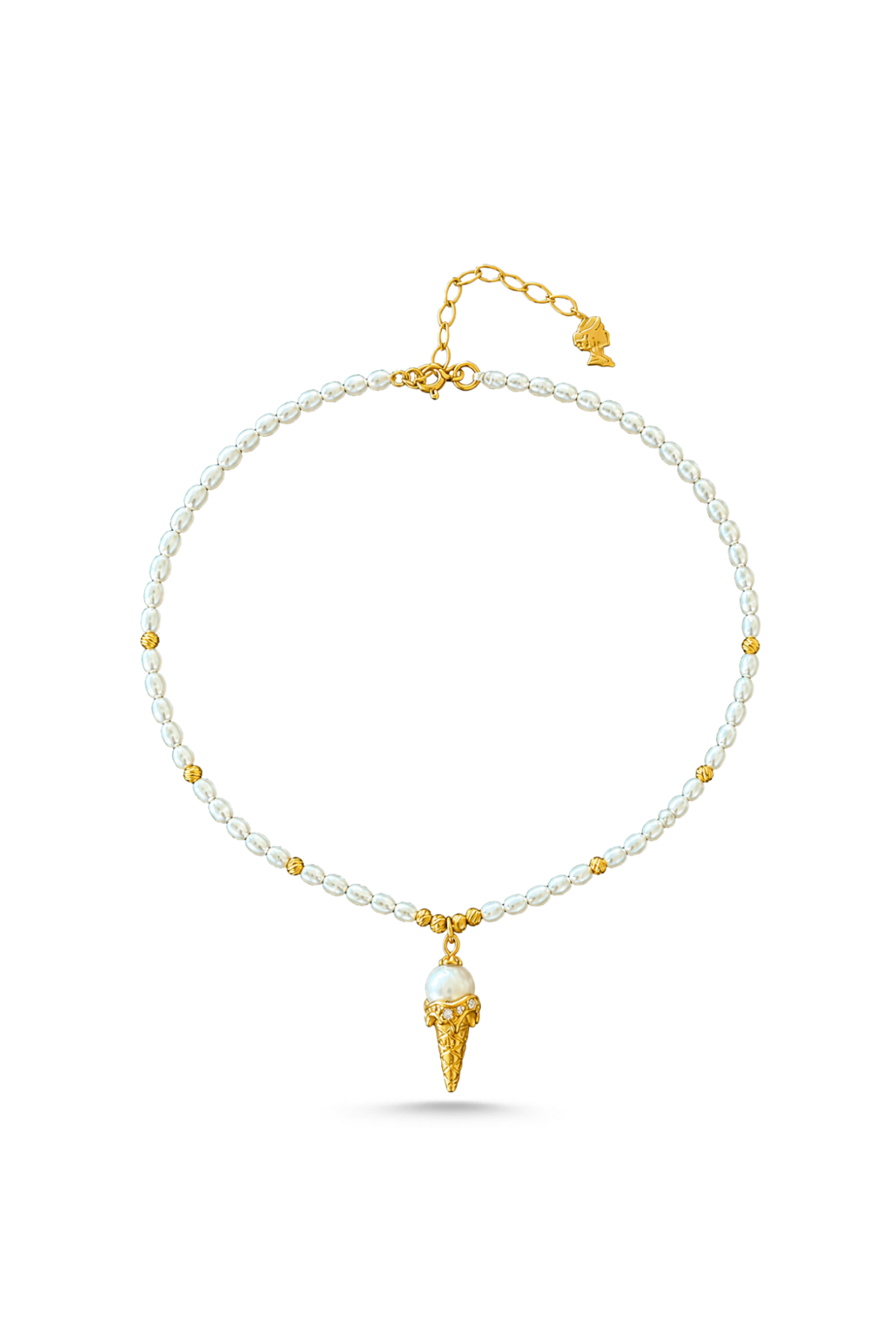 Creamy Doğal İnci Halhal with ice cream charm, featuring natural pearls and gold accents.