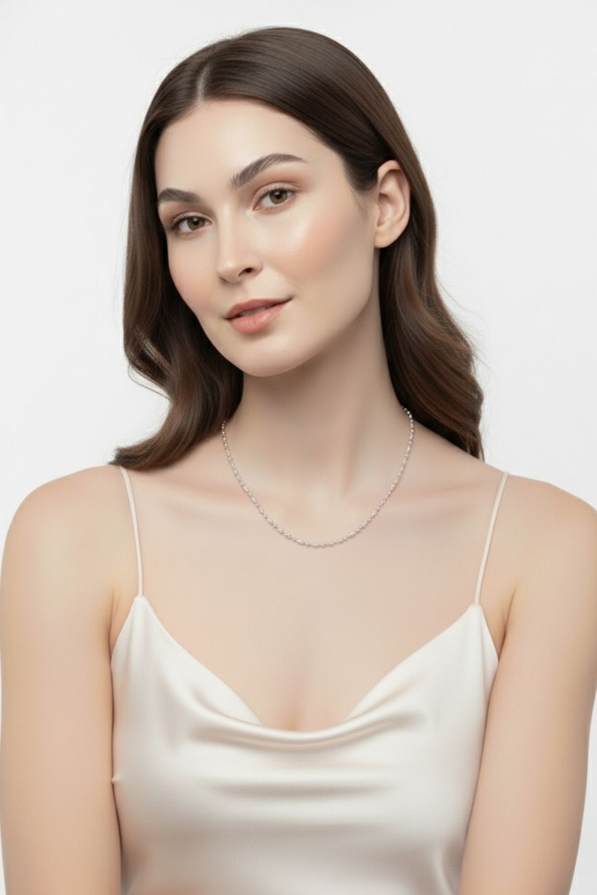 Tek Sıra Zarif Zincir Kolye