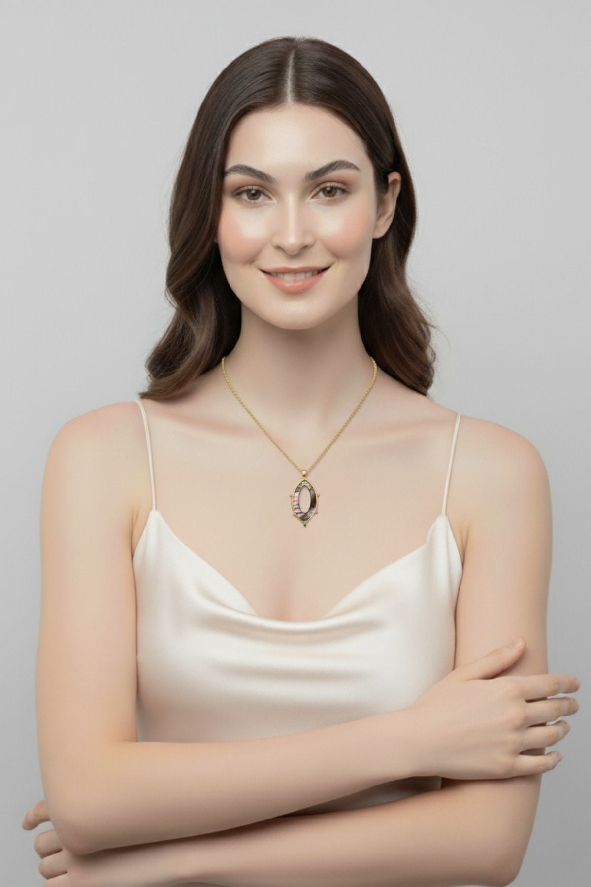 Yeşil Taşlı Siyah Sedef Kolye Ucu