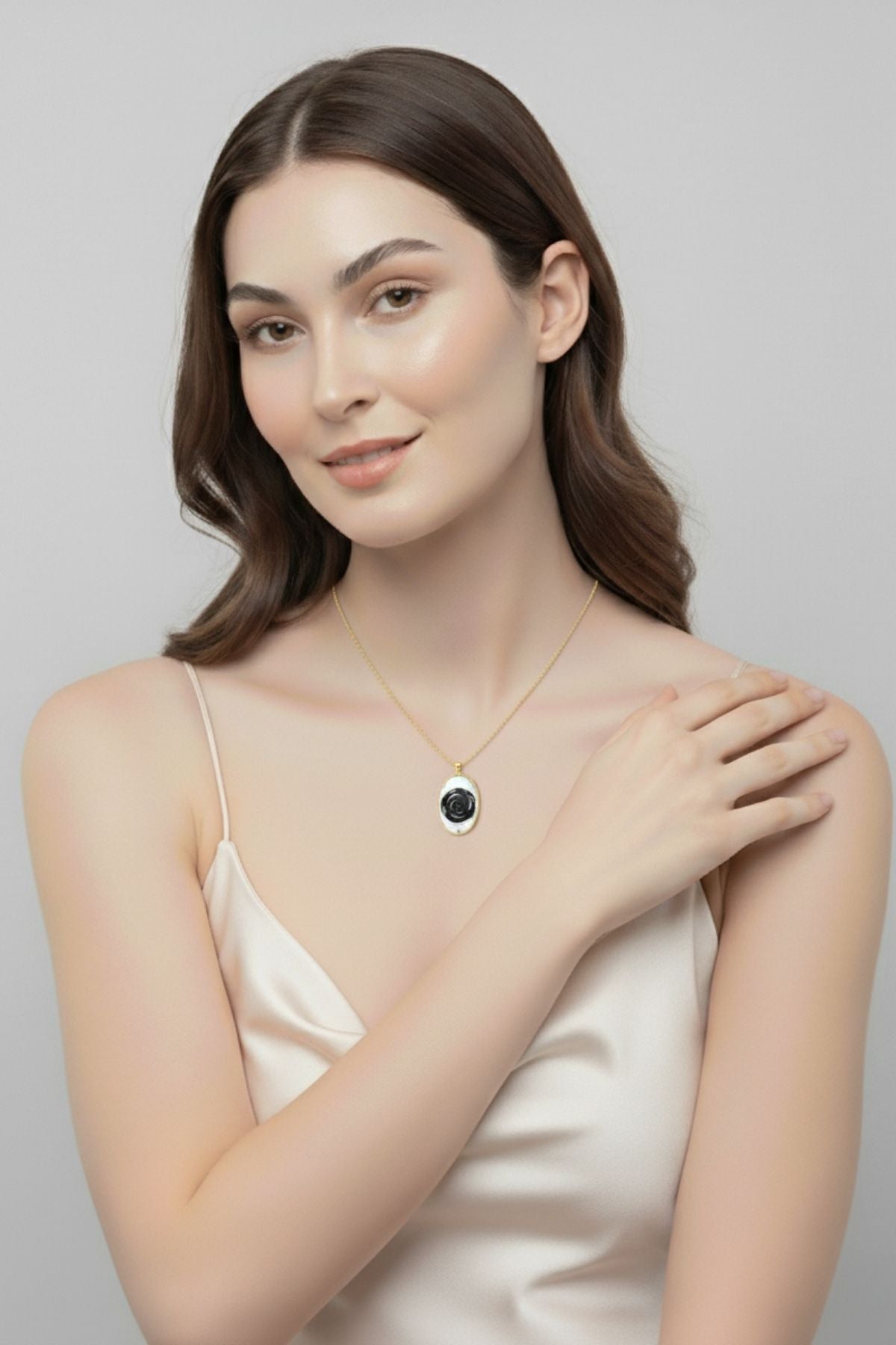 Siyah Gül Sedef Kolye Ucu