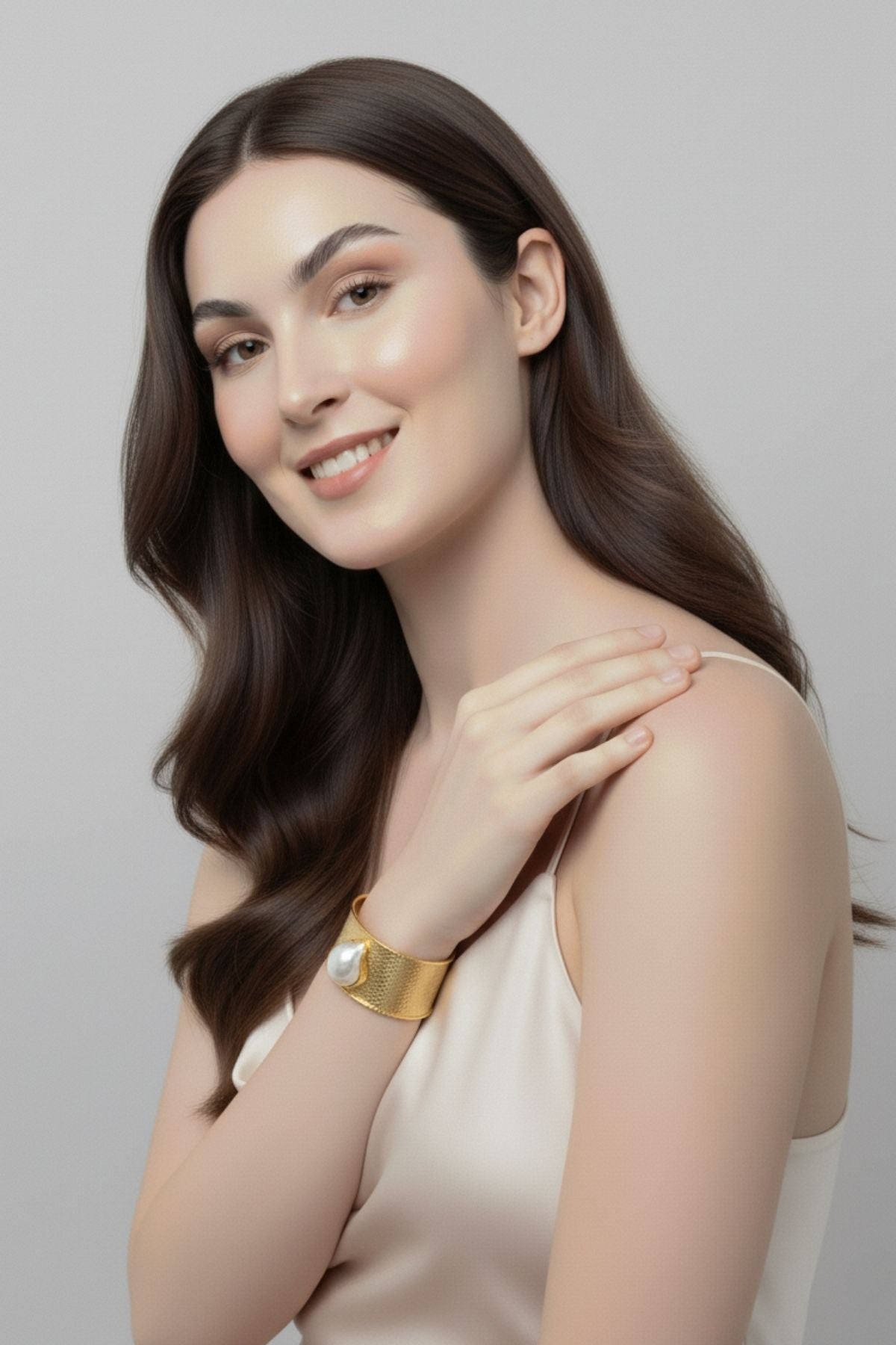 Dokulu Altın İnci Bilezik