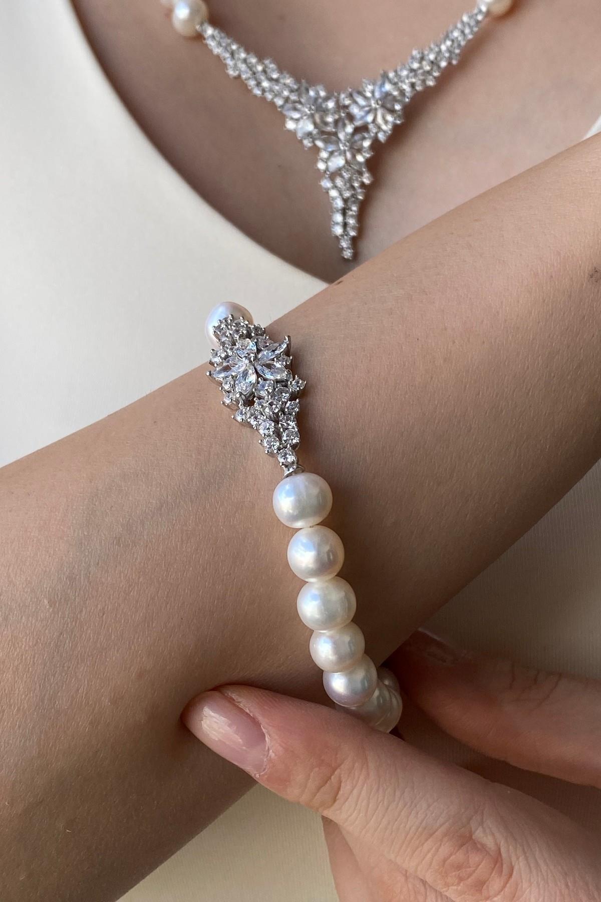 Çiçek Modelli Zirkon Taşlı Doğal İnci Küpe Kolye Bileklik Yüzük Dörtlü Set