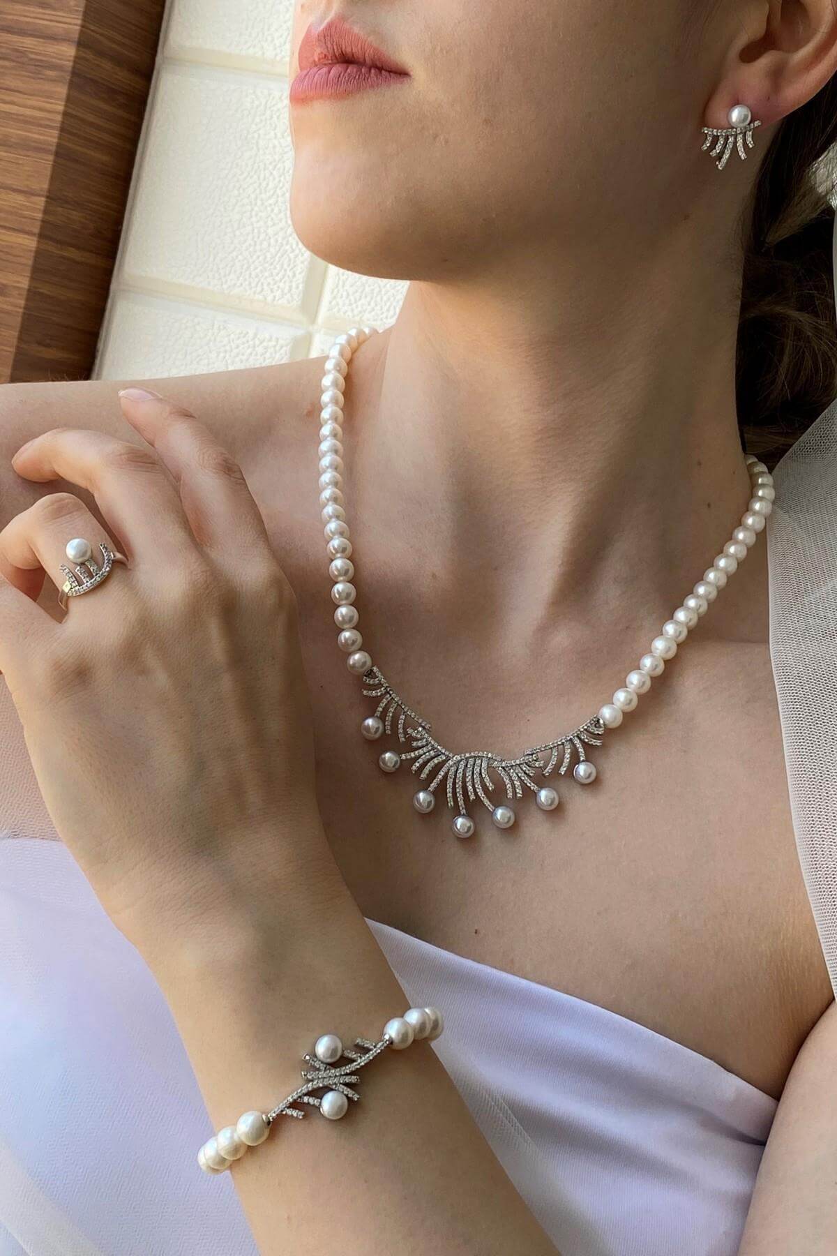 Zirkon Taşlı Çubuk Figürlü Doğal İnci Küpe Kolye Bileklik Yüzük Dörtlü Set | | Birinci1926